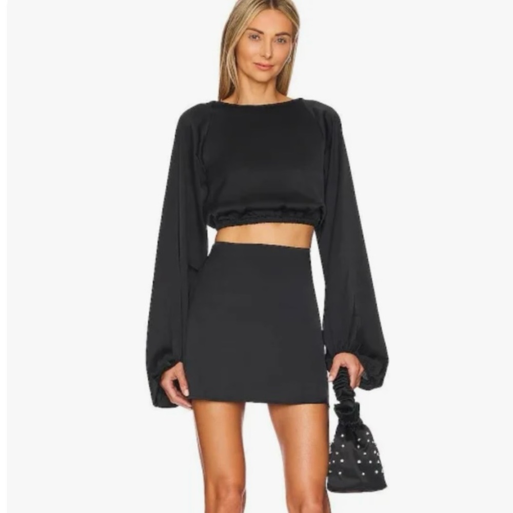 Weworewhat billow sleeve backless top